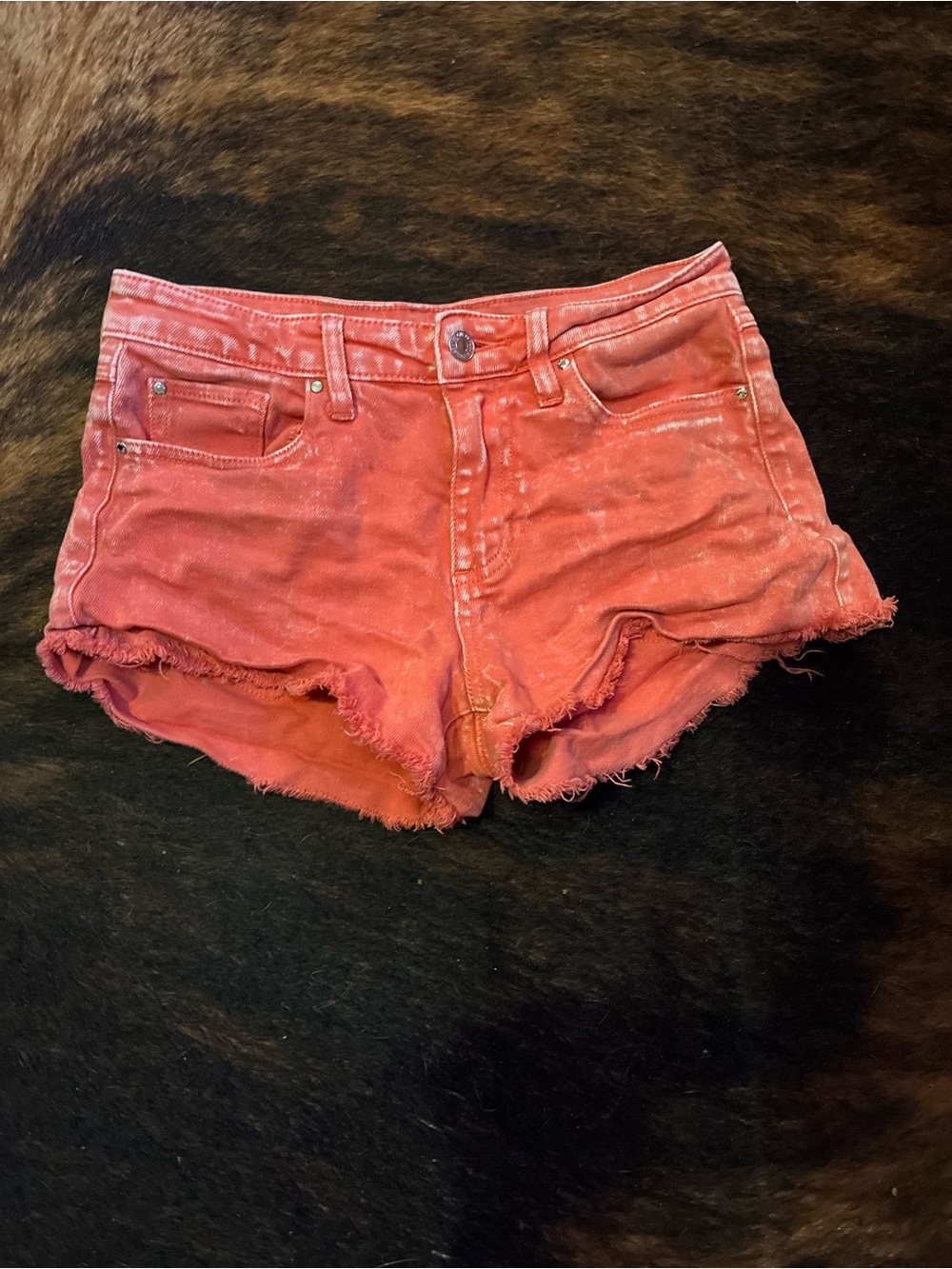 Y2K Guess Women's Orange Frayed Hem Denim Shorts Size 25